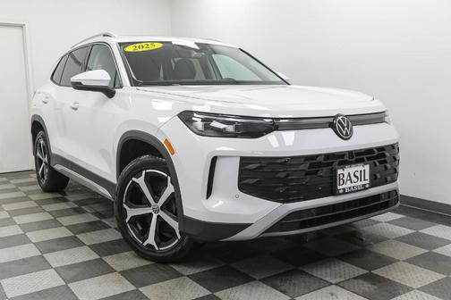 2025 Volkswagen Tiguan 2.0T SE