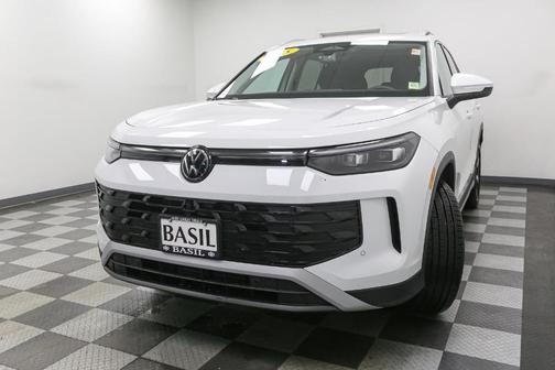 2025 Volkswagen Tiguan 2.0T SE