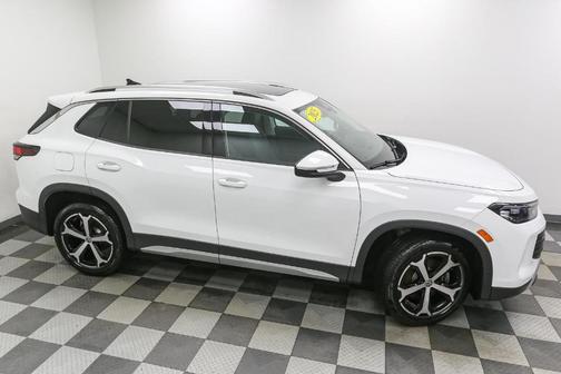 2025 Volkswagen Tiguan 2.0T SE