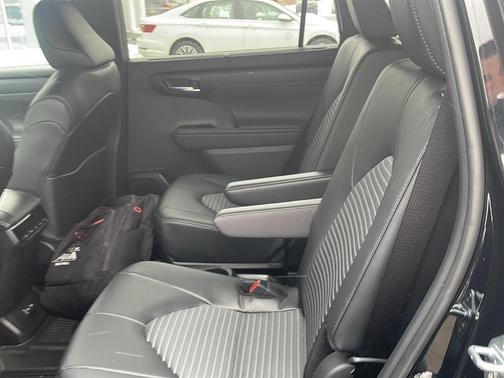 2026 Toyota Highlander XSE