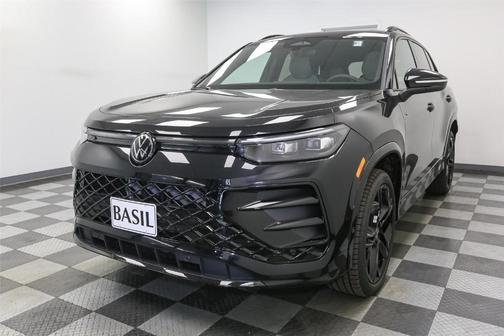 2025 Volkswagen Tiguan 2.0T SE R-Line Black