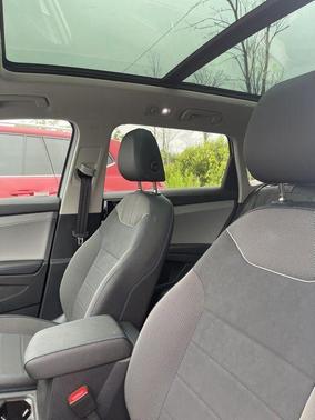 2024 Volkswagen Taos 1.5T SE Black