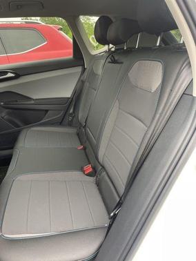 2024 Volkswagen Taos 1.5T SE Black