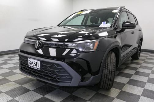 2025 Volkswagen Taos 1.5T SE Black