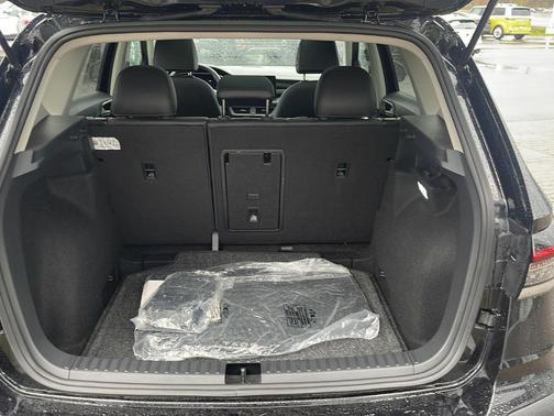 2025 Volkswagen Taos 1.5T SE Black