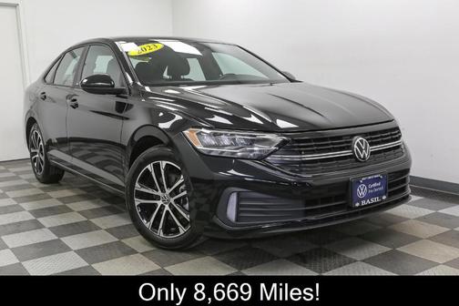 Deep Black Pearl Effect 2023 Volkswagen Jetta 1.5T Sport