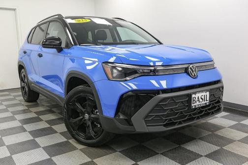 2025 Volkswagen Taos 1.5T SE Black