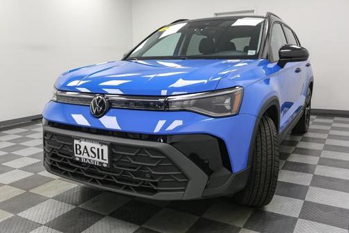 2025 Volkswagen Taos 1.5T SE Black
