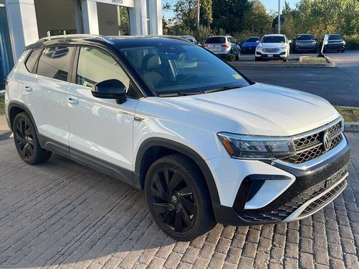 2024 Volkswagen Taos 1.5T SE