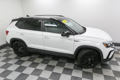 2024 Volkswagen Taos 1.5T SE