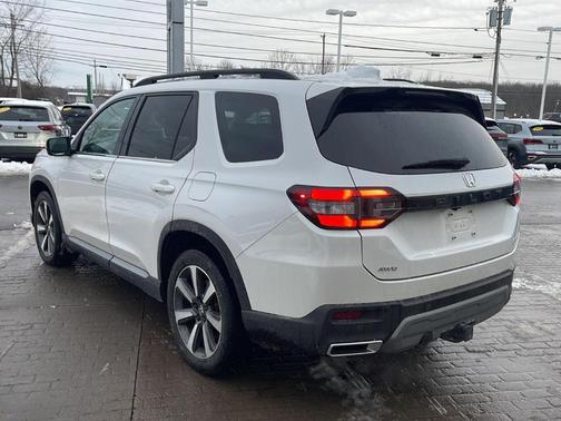 2023 Honda Pilot Elite