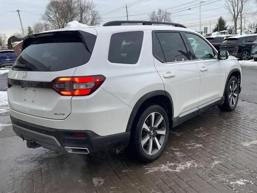 2023 Honda Pilot Elite
