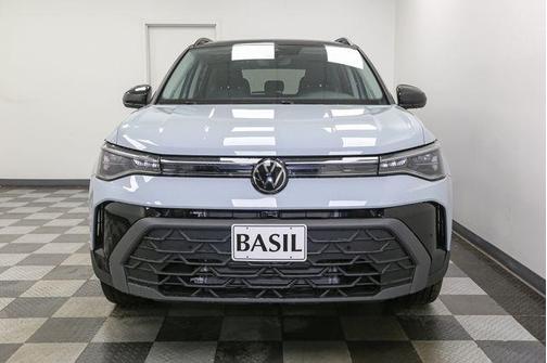 2025 Volkswagen Taos 1.5T SE Black