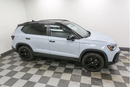 2025 Volkswagen Taos 1.5T SE Black