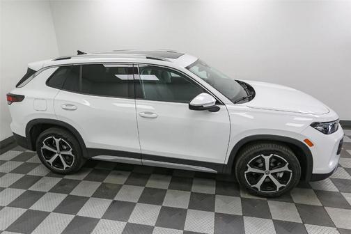 Pure White 2026 Volkswagen Tiguan 2.0T SE