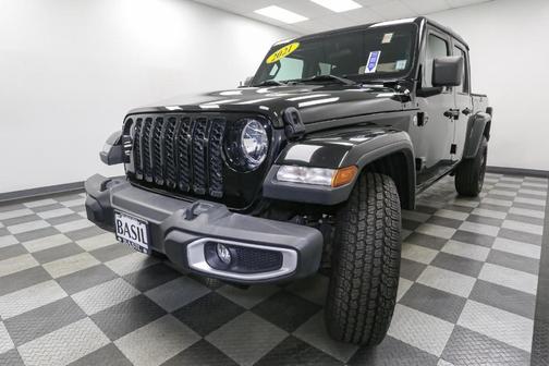 2021 Jeep Gladiator Sport