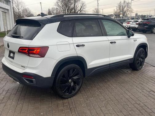 2024 Volkswagen Taos 1.5T SE Black