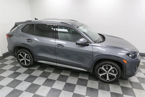 2025 Volkswagen Tiguan 2.0T SE