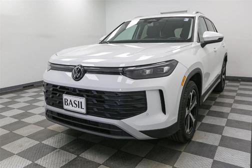 2025 Volkswagen Tiguan 2.0T SE