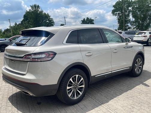 Ceramic Pearl Metallic Tinted Clearcoat 2023 Lincoln Nautilus Standard