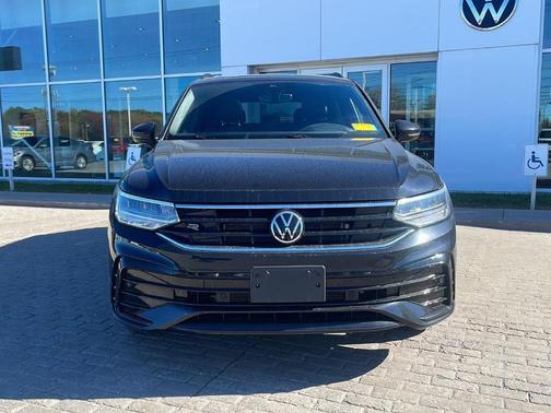 2022 Volkswagen Tiguan 2.0T SE R-Line Black
