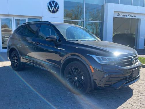 2022 Volkswagen Tiguan 2.0T SE R-Line Black