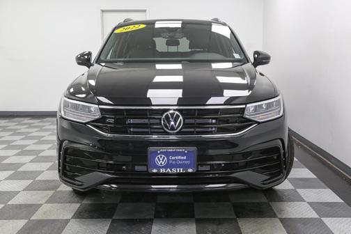 2022 Volkswagen Tiguan 2.0T SE R-Line Black