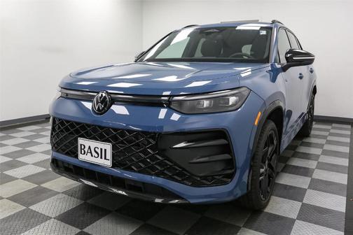 2025 Volkswagen Tiguan 2.0T SE R-Line Black
