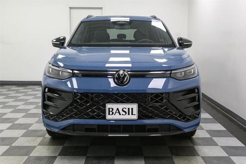 2025 Volkswagen Tiguan 2.0T SE R-Line Black