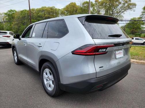 2025 Toyota Highlander LE