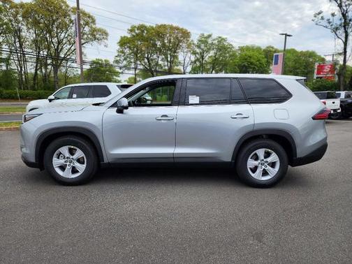 2025 Toyota Highlander LE