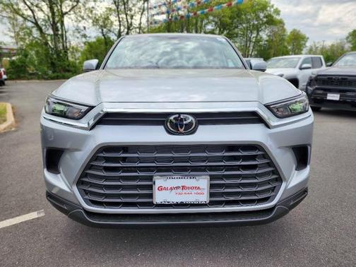 2025 Toyota Highlander LE