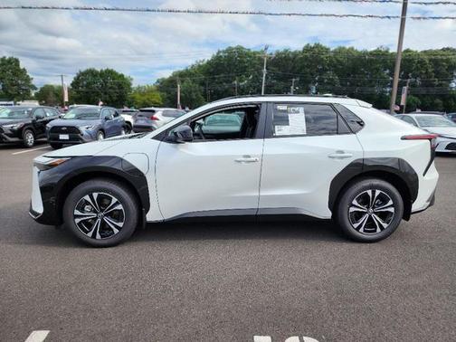 2025 Toyota bZ4X XLE