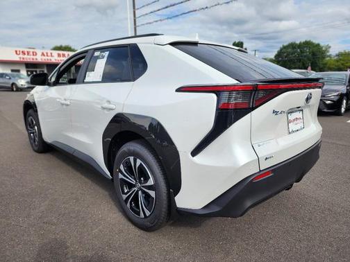 2025 Toyota bZ4X XLE