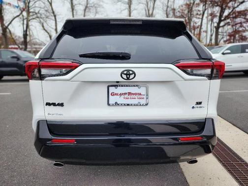 2025 Toyota RAV4 Hybrid SE