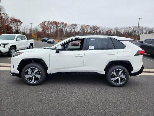 2025 Toyota RAV4 Hybrid SE