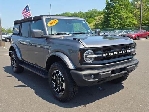 Gray Metallic 2021 Ford Bronco Outer Banks