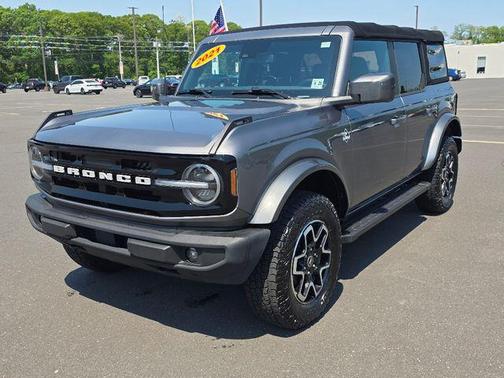 Gray Metallic 2021 Ford Bronco Outer Banks