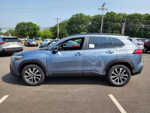 2025 Toyota Corolla Cross XLE
