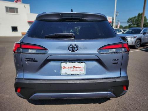 2025 Toyota Corolla Cross XLE
