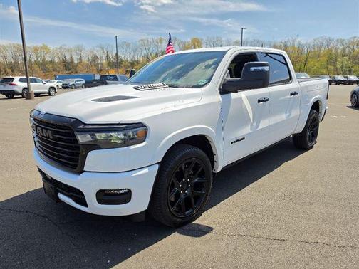 Bright White Clearcoat 2025 RAM 1500 Laramie