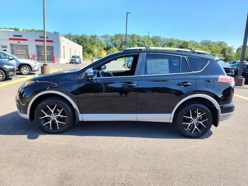 2017 Toyota RAV4 SE
