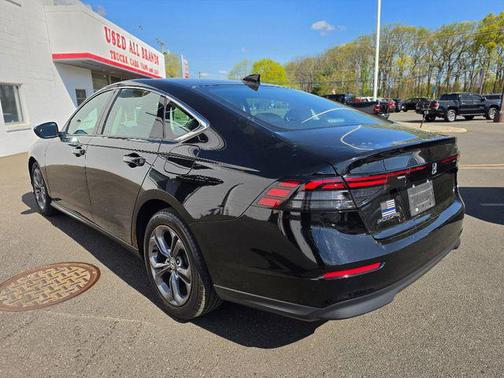 Crystal Black Pearl 2024 Honda Accord EX
