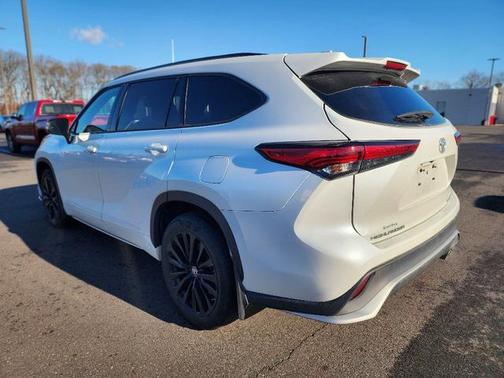 2023 Toyota Highlander XSE