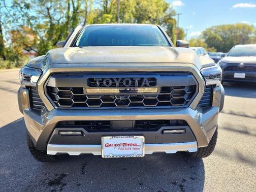 2025 Toyota Tacoma Hybrid Trailhunter