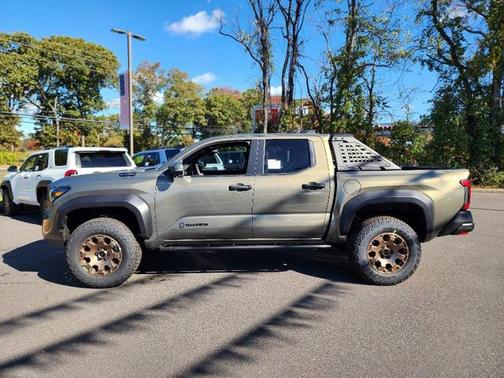 2025 Toyota Tacoma Hybrid Trailhunter