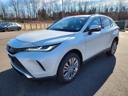 2024 Toyota Venza XLE