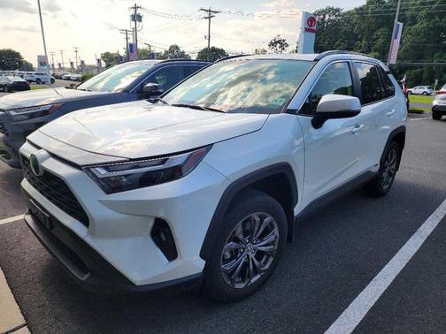 2022 Toyota RAV4 Hybrid XLE Premium