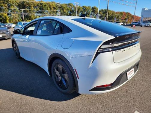 2026 Toyota Prius Plug-In Hybrid SE