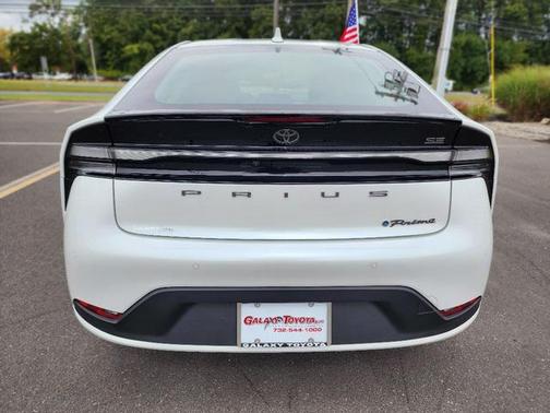 2024 Toyota Prius Prime SE